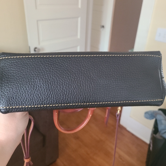 Dooney & Bourke purse - Picture 5 of 6